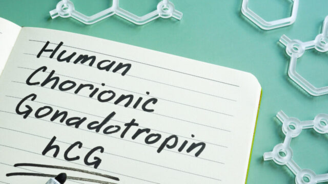 hCGホルモンの注射が男性更年期障害に効くって本当？エナルモンデポーとの比較や注意点を解説！