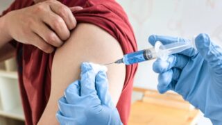 男性更年期障害に悩むあなたへ――治療法選びのカギを解説！男性更年期障害に効く注射薬（エナルモンデポー、テスチノンデポー、テストロンデポー）の効果を徹底解説